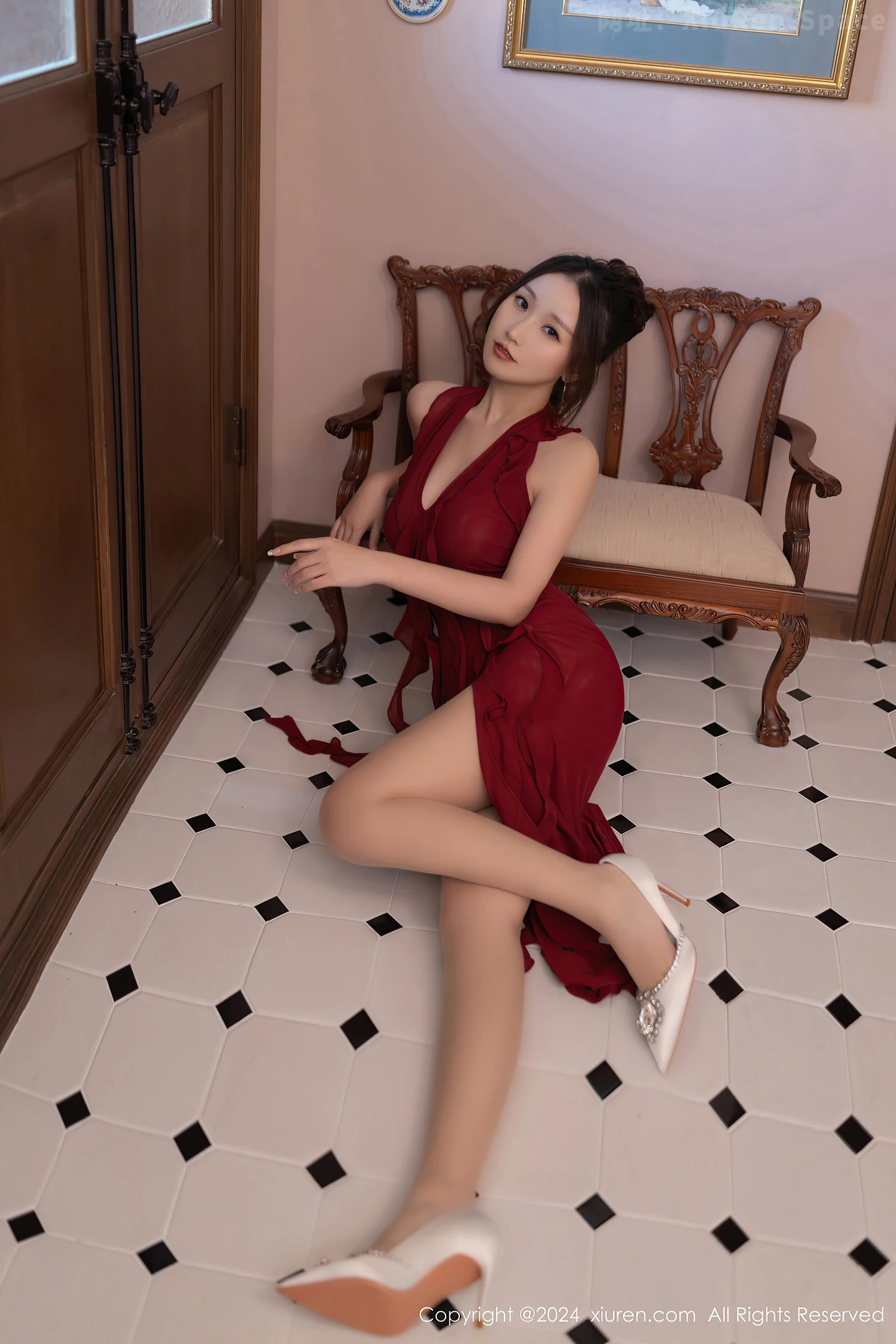 图片[5]-[XiuRen秀人网] VOL.9297 模特杏子Yada性感红色连衣裙露情趣内衣配超薄肉丝完美诱惑写真85P-秀人网官方网站